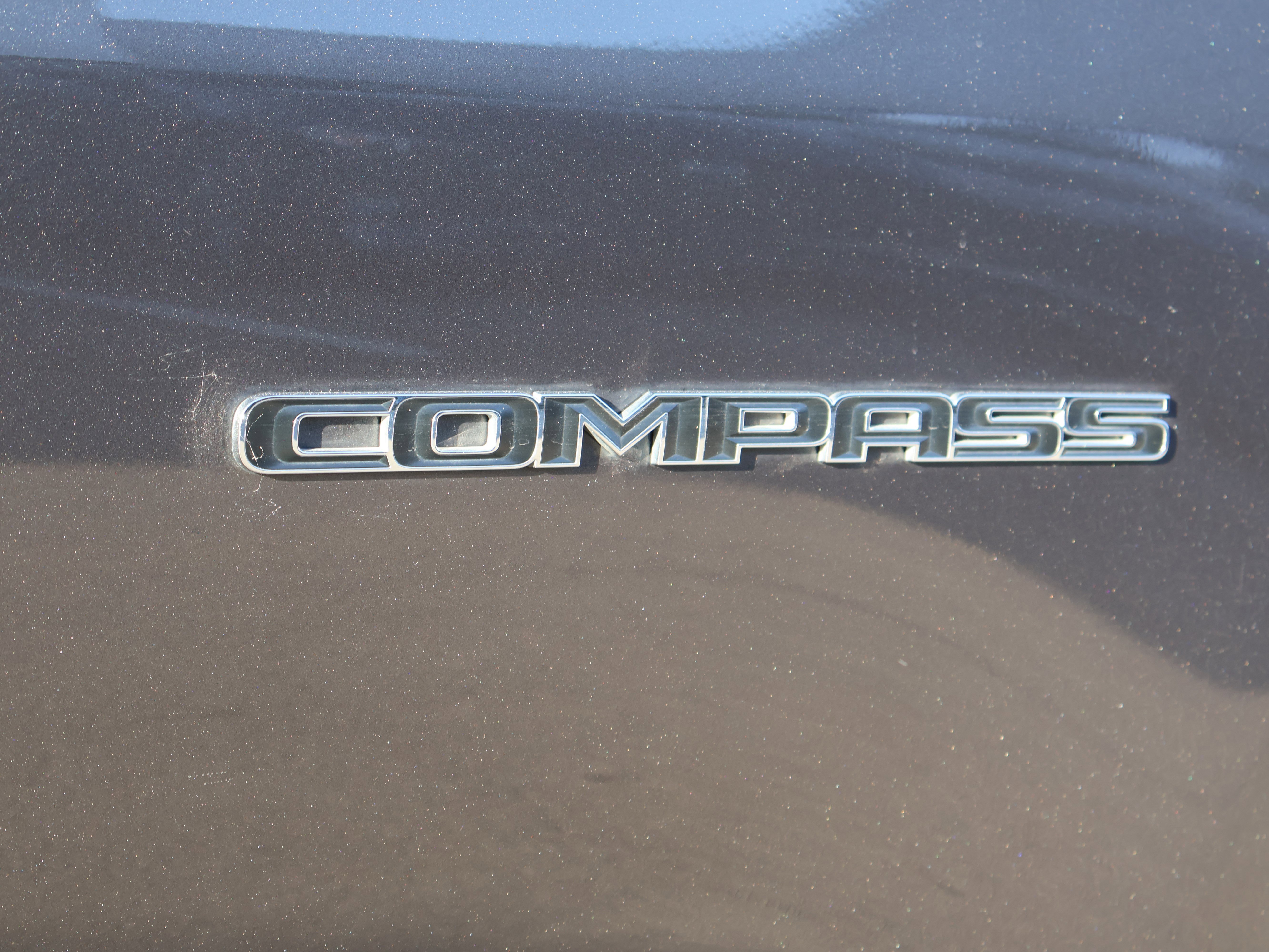 Used 2022 Jeep Compass Latitude w/ Convenience Group image 9