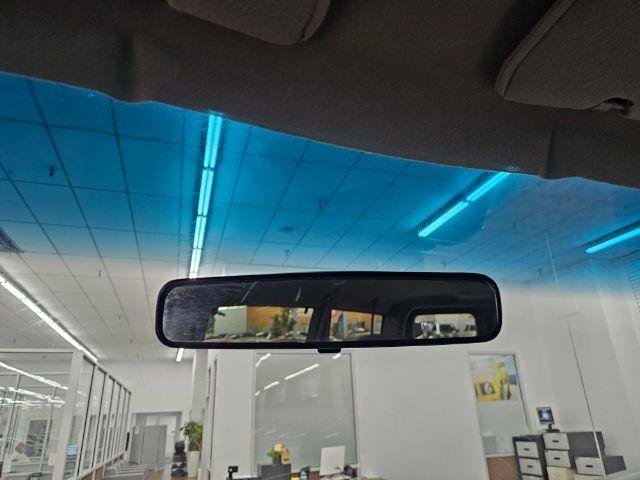 Used 2000 Ford E-150 and Econoline 150 Wagon image 18