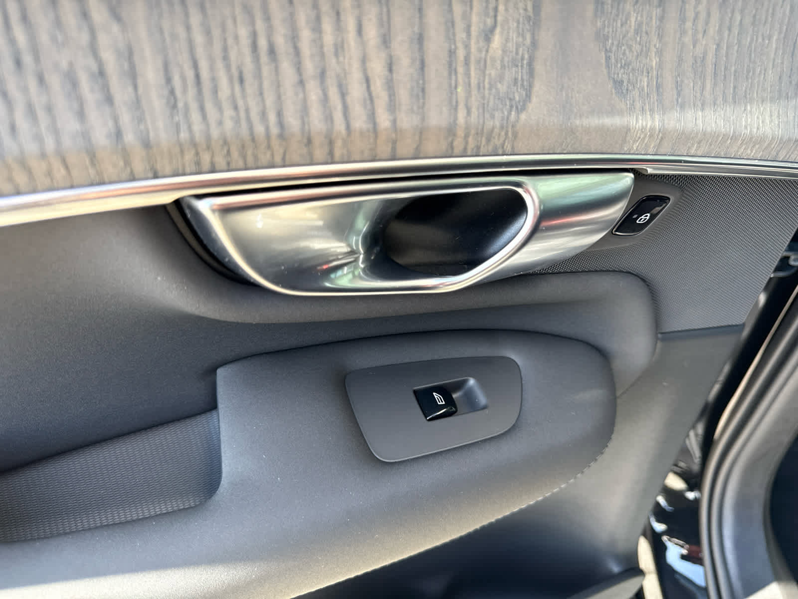 Used 2026 Volvo XC90 B6 Ultra w/ Protection Package Premier image 9