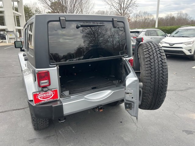 Used 2016 Jeep Wrangler Unlimited Sahara w/ Connectivity Group image 7