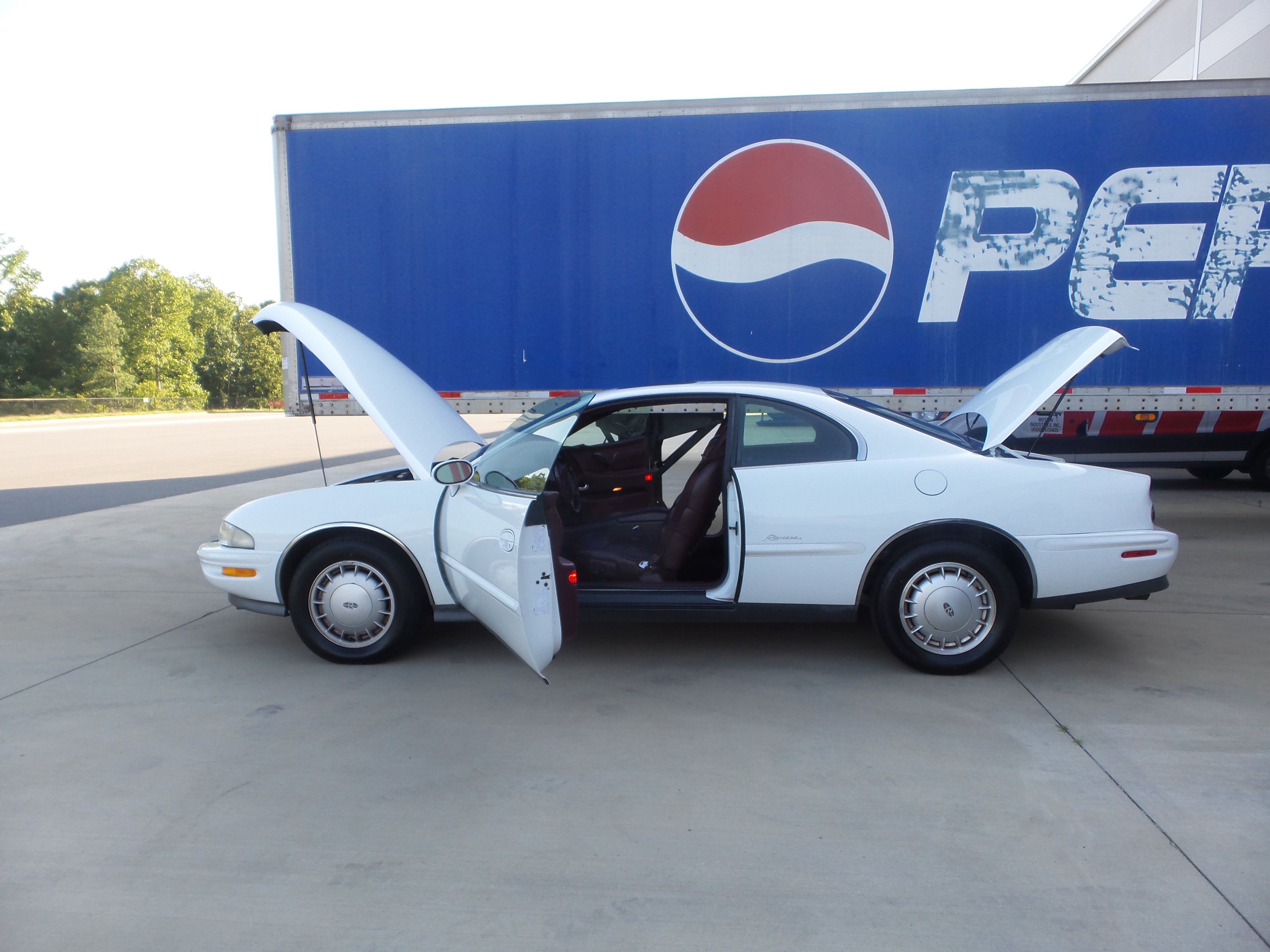 Used 1995 Buick Riviera Coupe FWD image 48