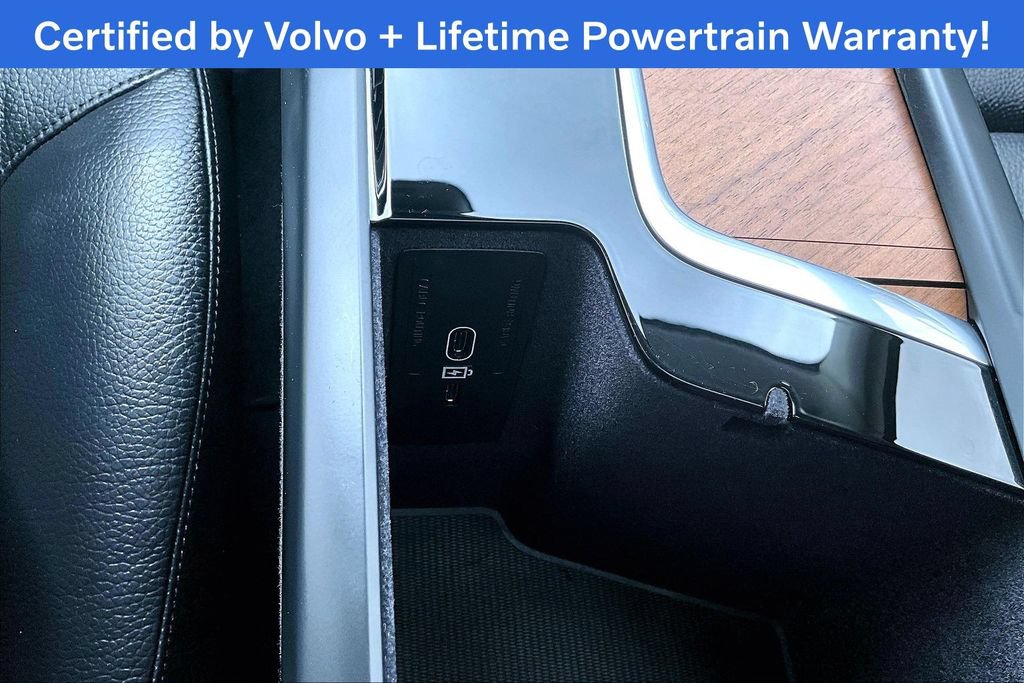 Used 2024 Volvo XC90 B5 Plus AWD/4WD image 34