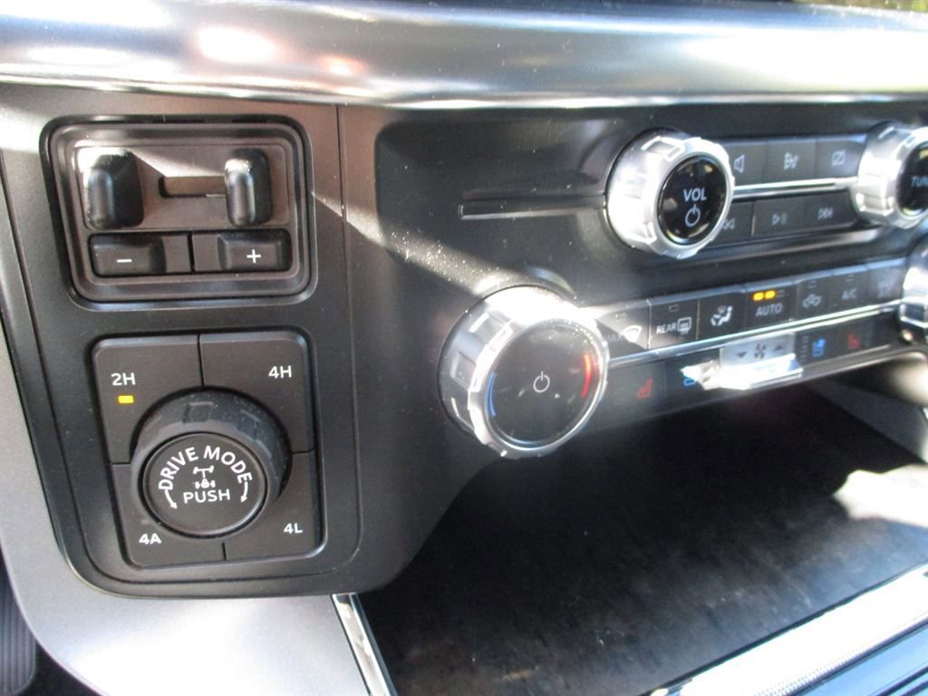 Used 2022 Ford F150 Lariat w/ Max Trailer Tow Package image 18