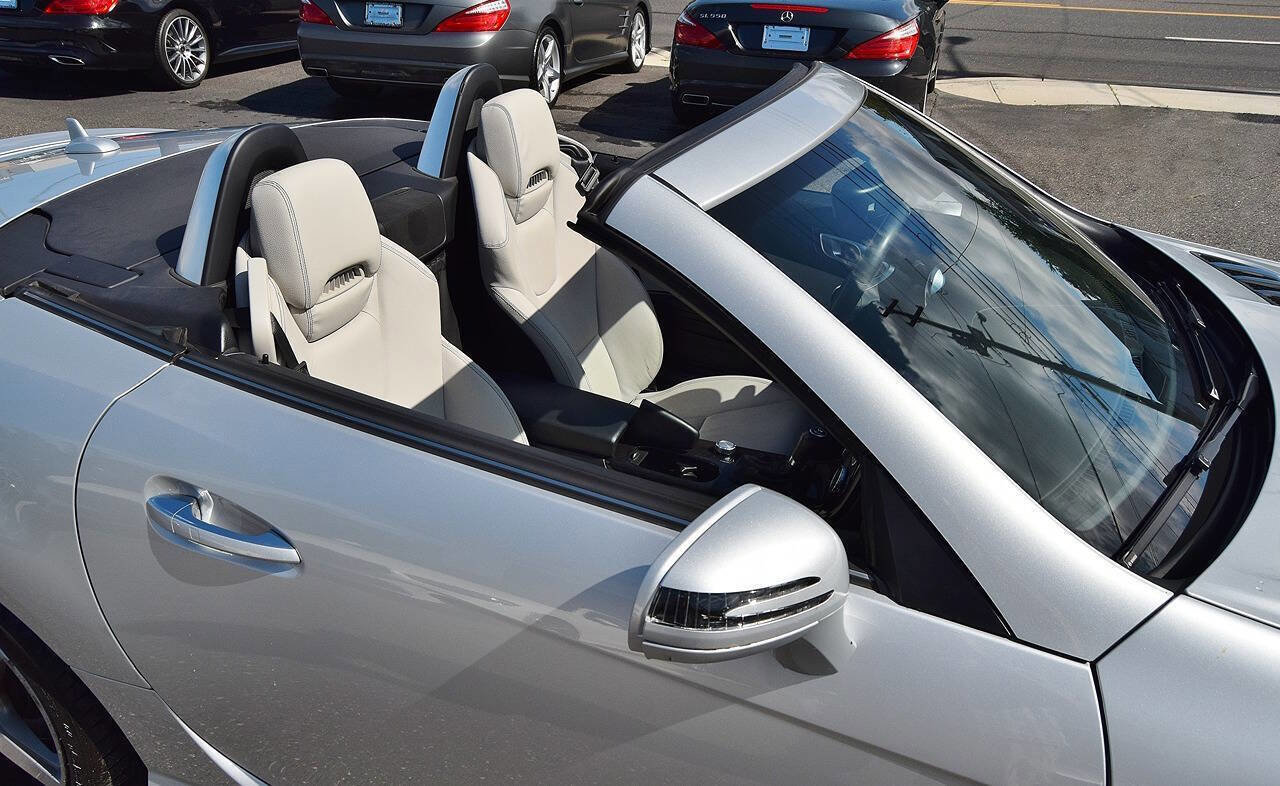 Used 2015 Mercedes-Benz SLK 250 w/ Premium Package image 62