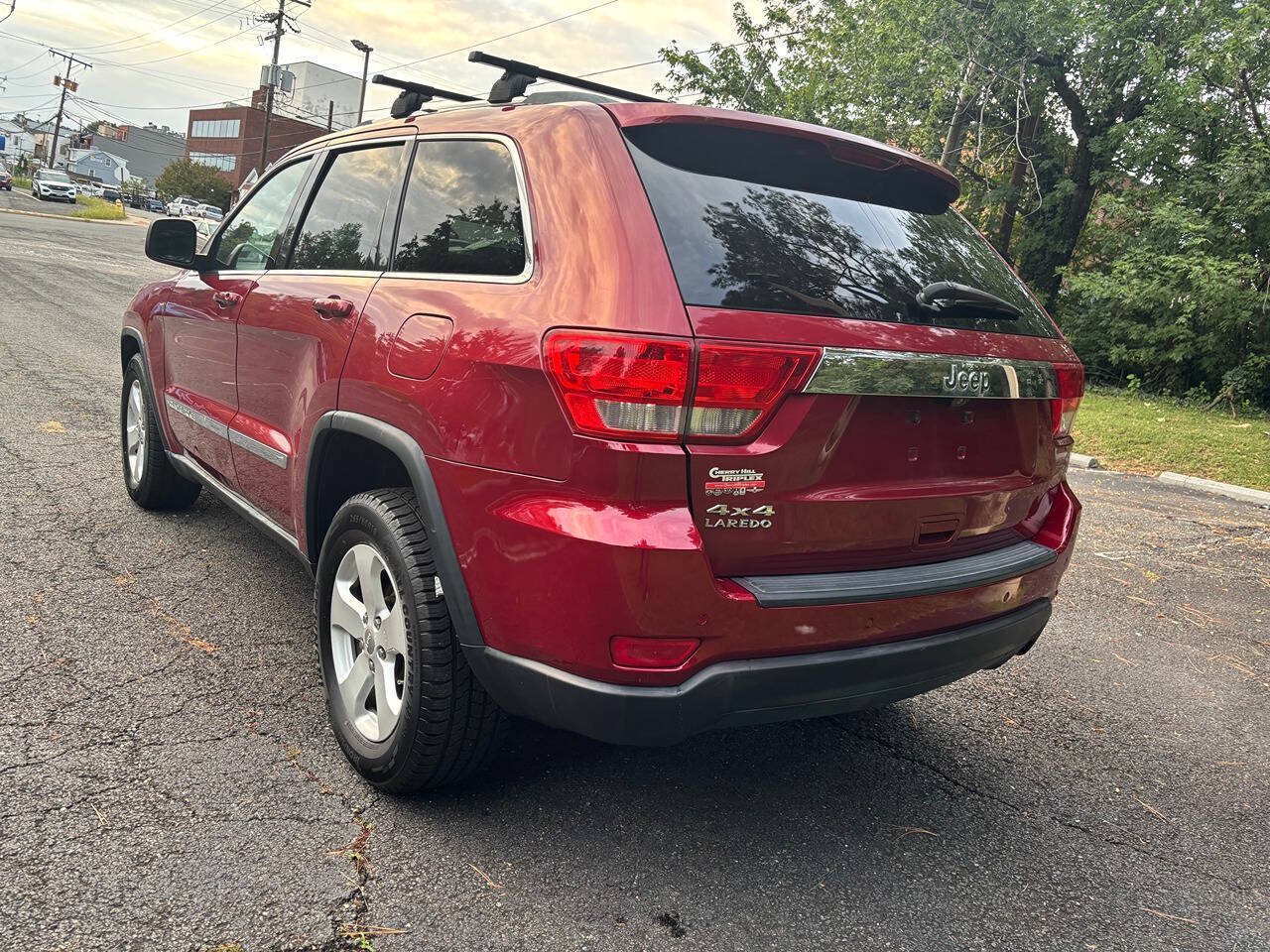 Used 2012 Jeep Grand Cherokee Laredo AWD/4WD image 7