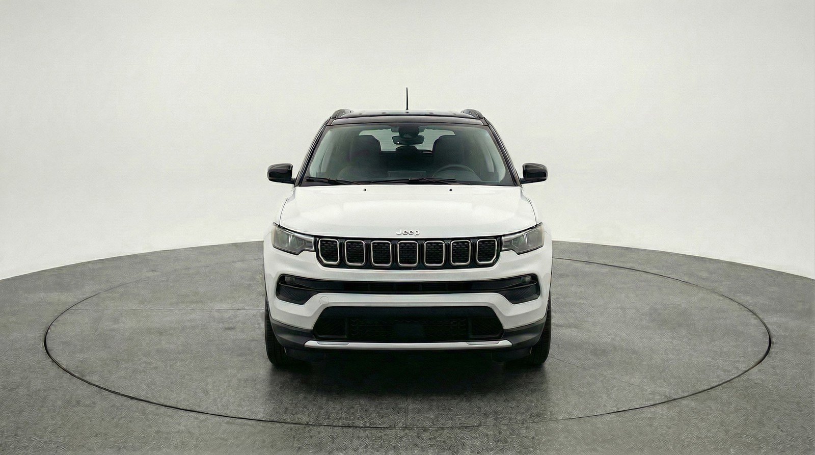 Used 2025 Jeep Compass Limited AWD/4WD image 2