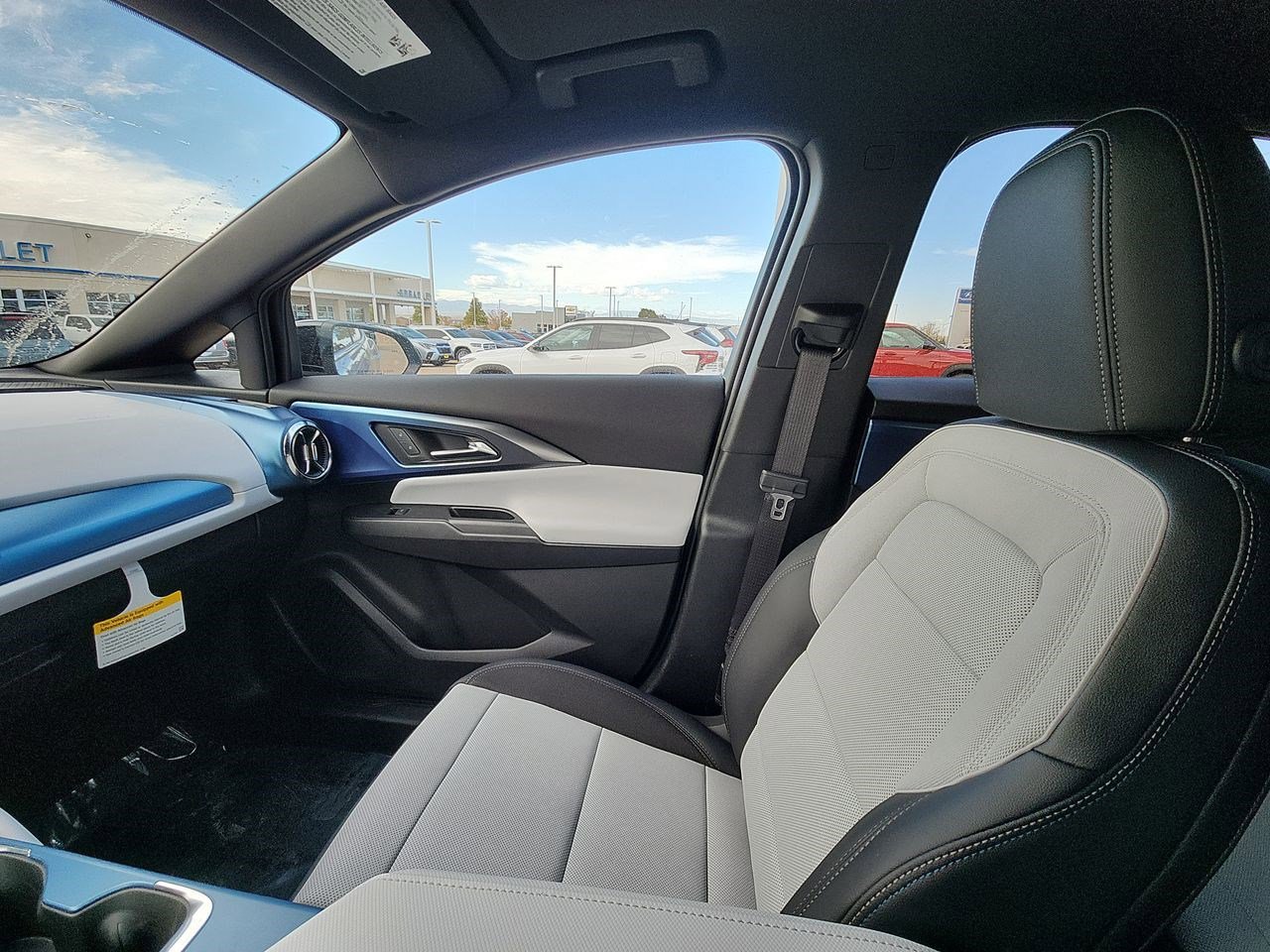 New 2026 Chevrolet Equinox EV LT image 11