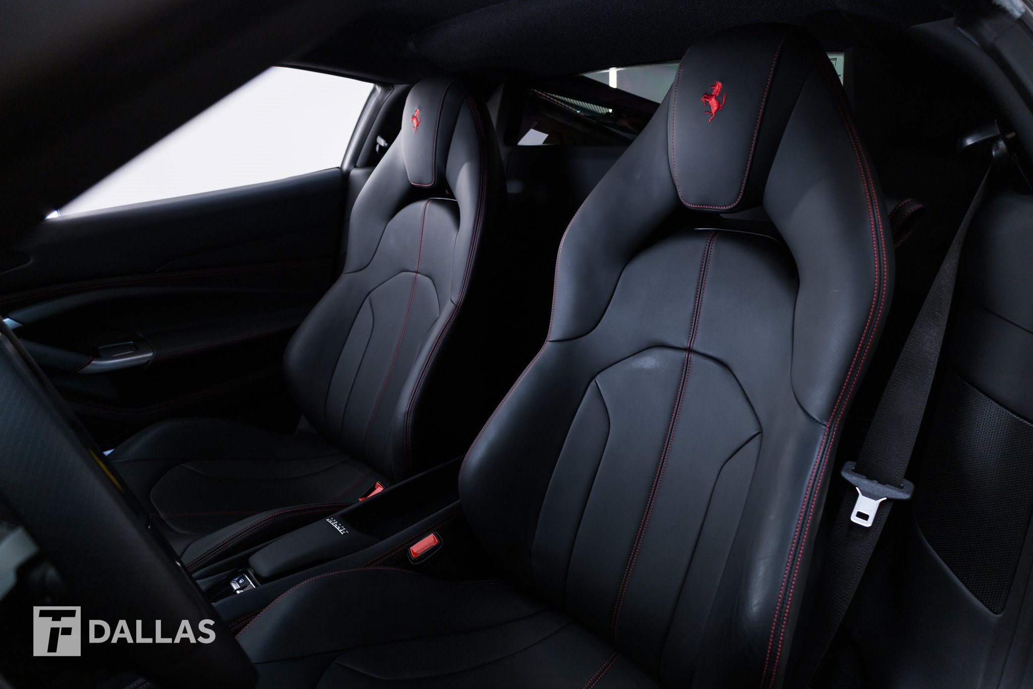 Used 2022 Ferrari F8 Tributo RWD image 28