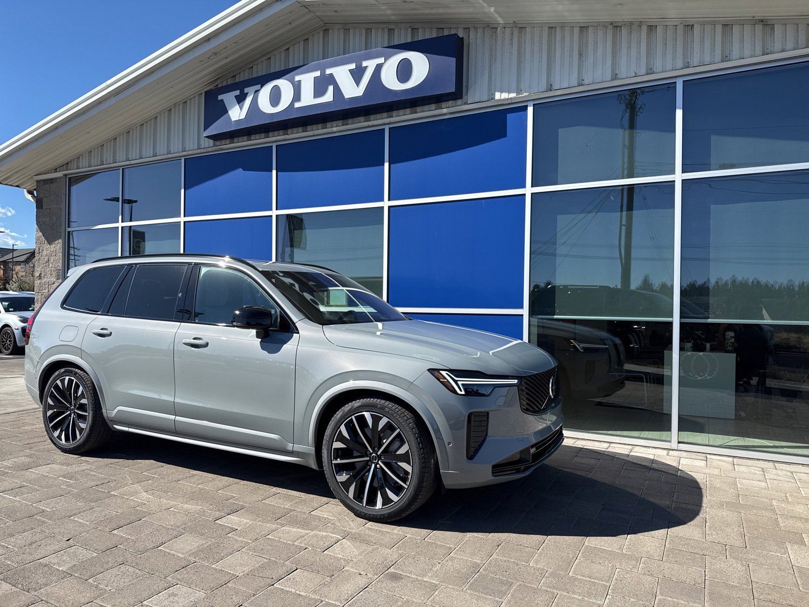 New 2026 Volvo XC90 B6 Ultra w/ Protection Package Premier video 1