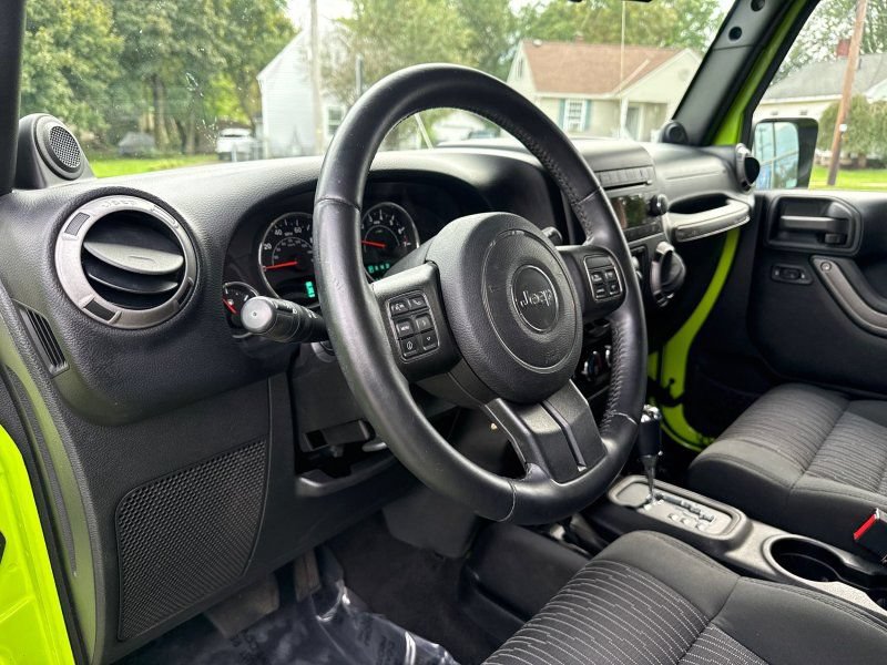 Used 2012 Jeep Wrangler Unlimited Sport AWD/4WD image 10