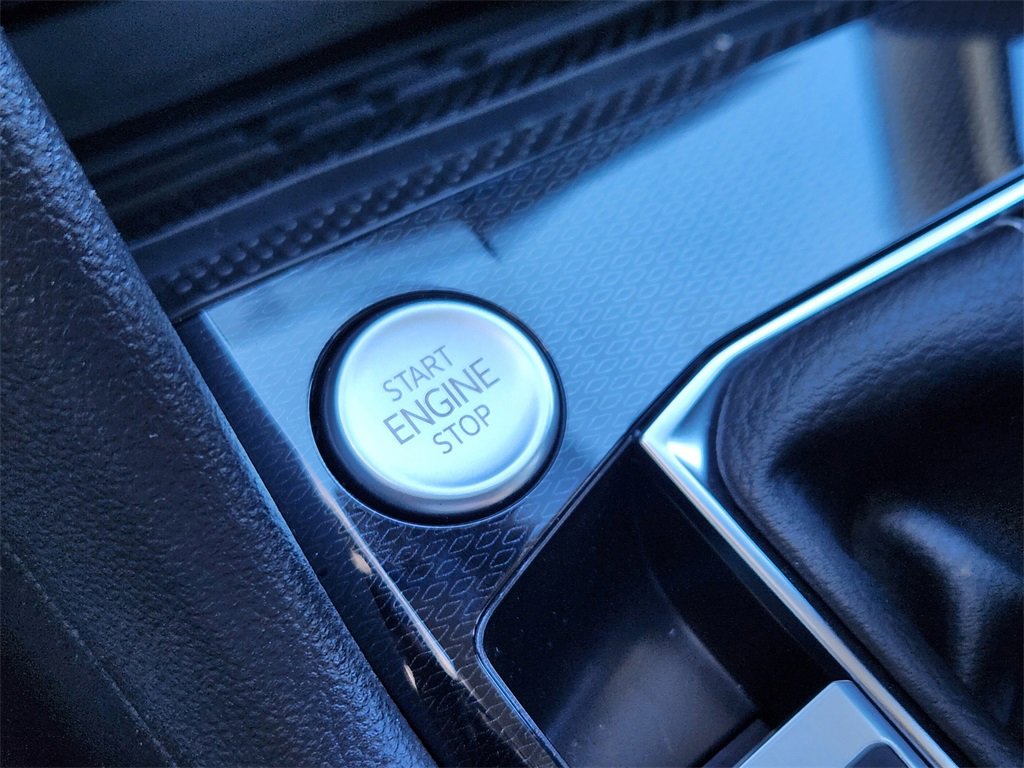 New 2026 Volkswagen Taos SEL image 15