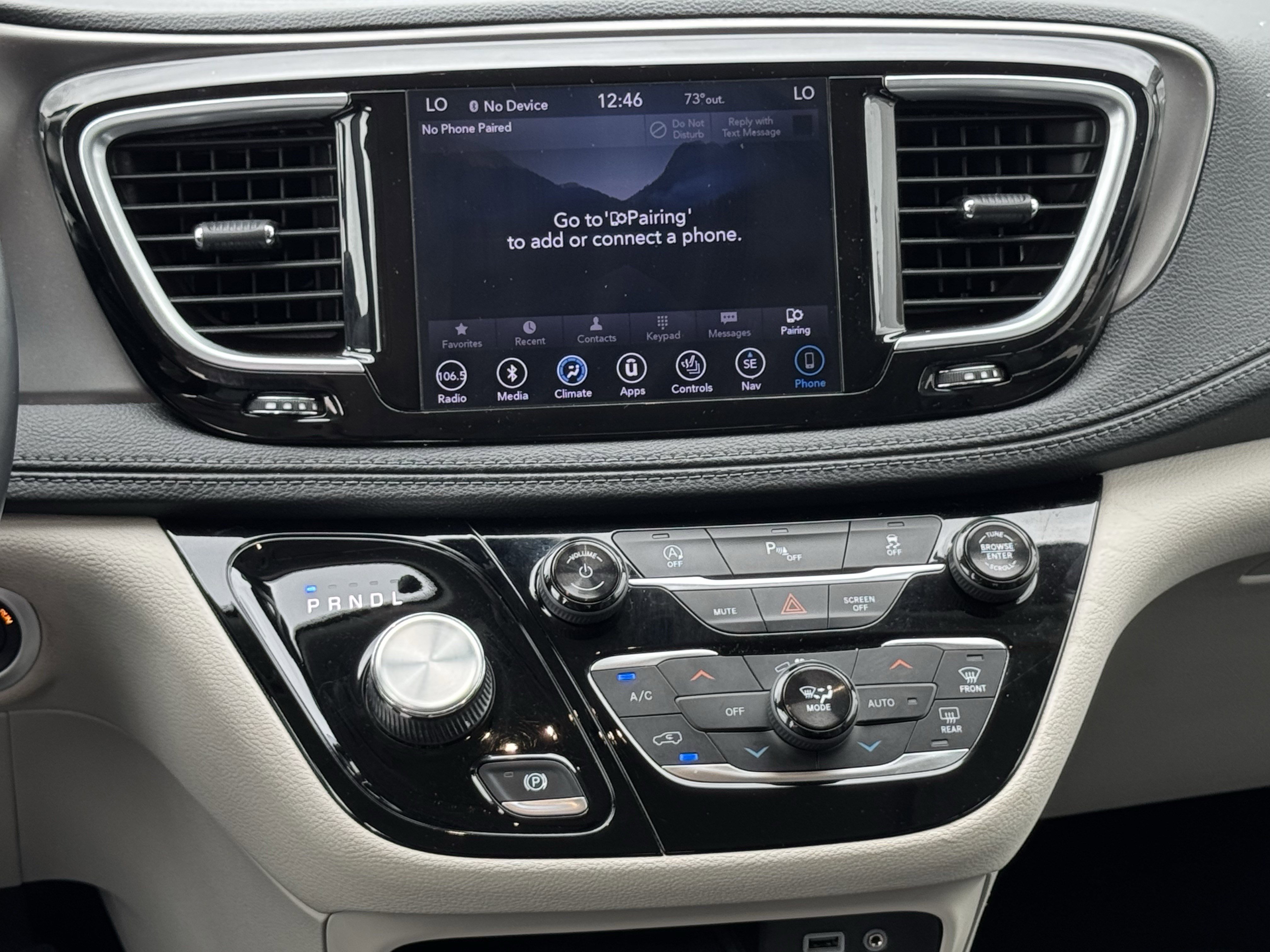 Used 2018 Chrysler Pacifica Limited FWD image 17