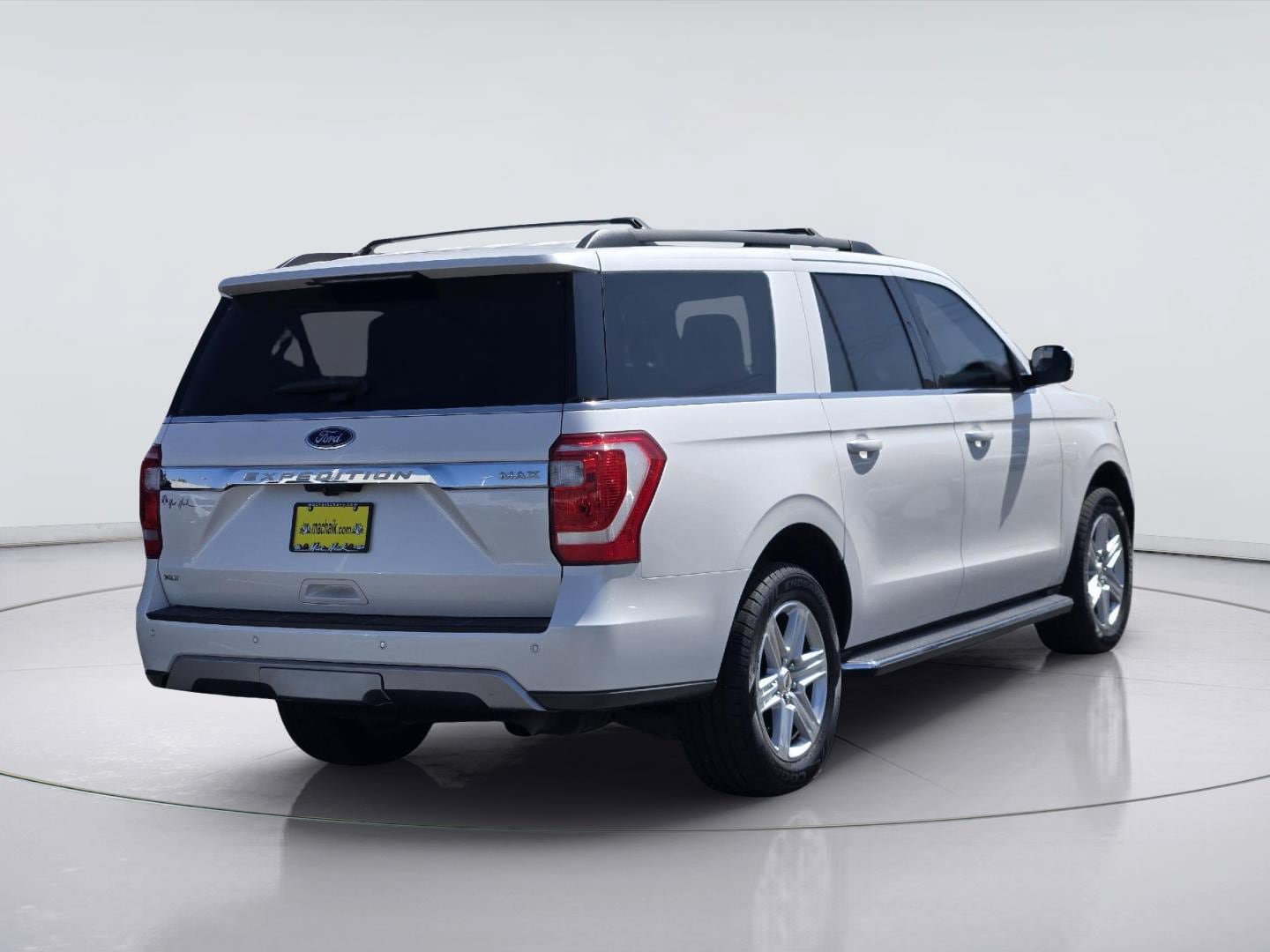 Certified 2018 Ford Expedition Max XLT w/ Equipment Group 202A RWD image 8
