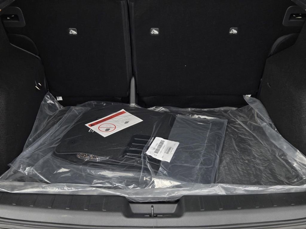 New 2026 Nissan Kicks SV w/ Charging Package FWD image 9