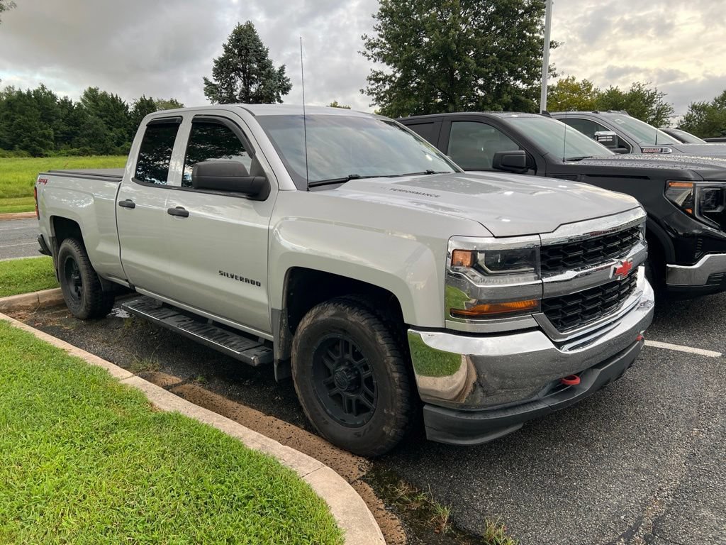 Used 2018 Chevrolet Silverado 1500 W/T w/ WT Convenience Package AWD/4WD image 1