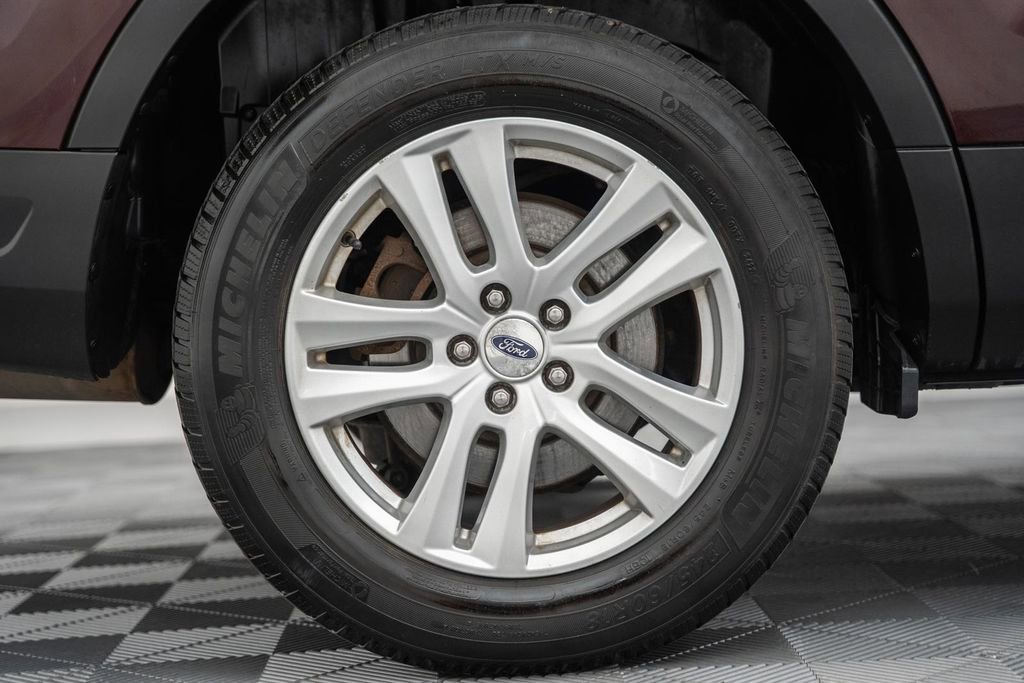 Used 2018 Ford Explorer XLT AWD/4WD image 16