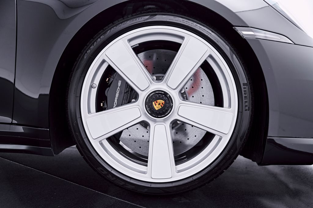 Used 2025 Porsche 911 Turbo S AWD/4WD image 31
