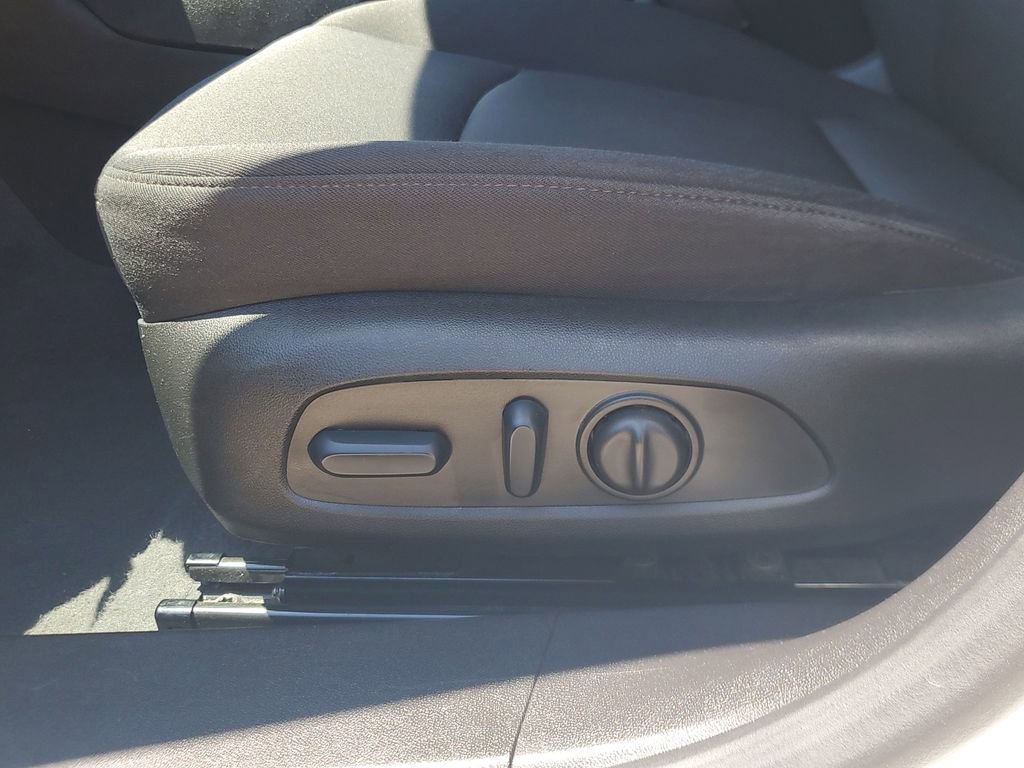 Used 2024 Chevrolet Malibu LT FWD image 12