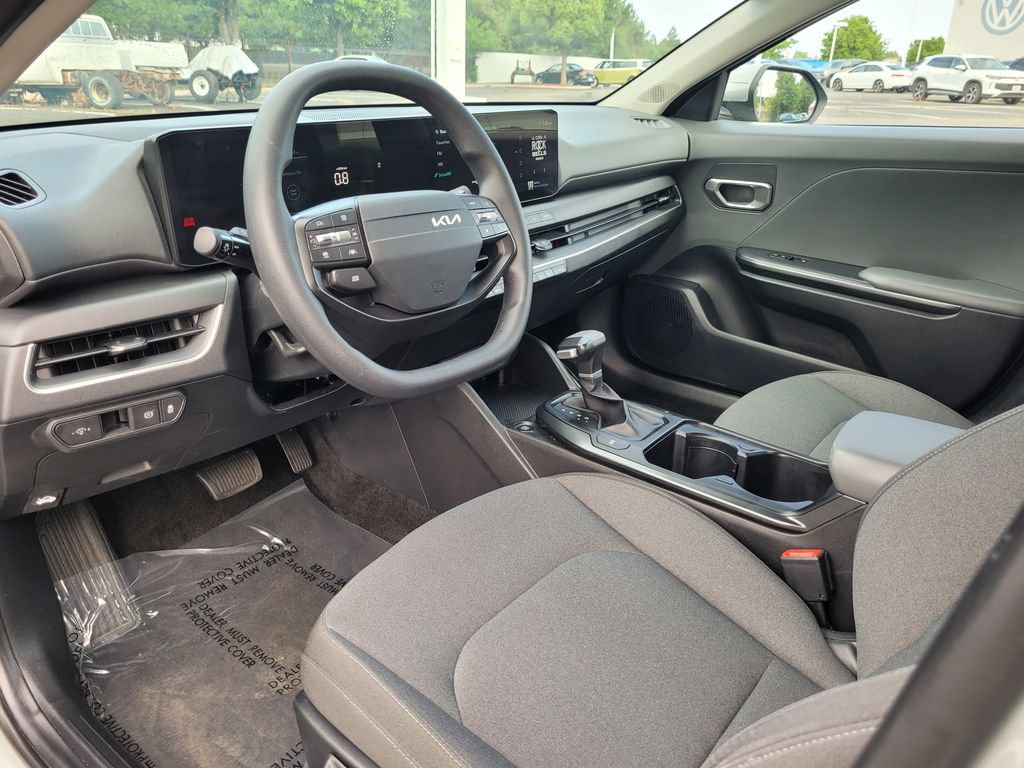 Used 2025 Kia K4 FWD image 11