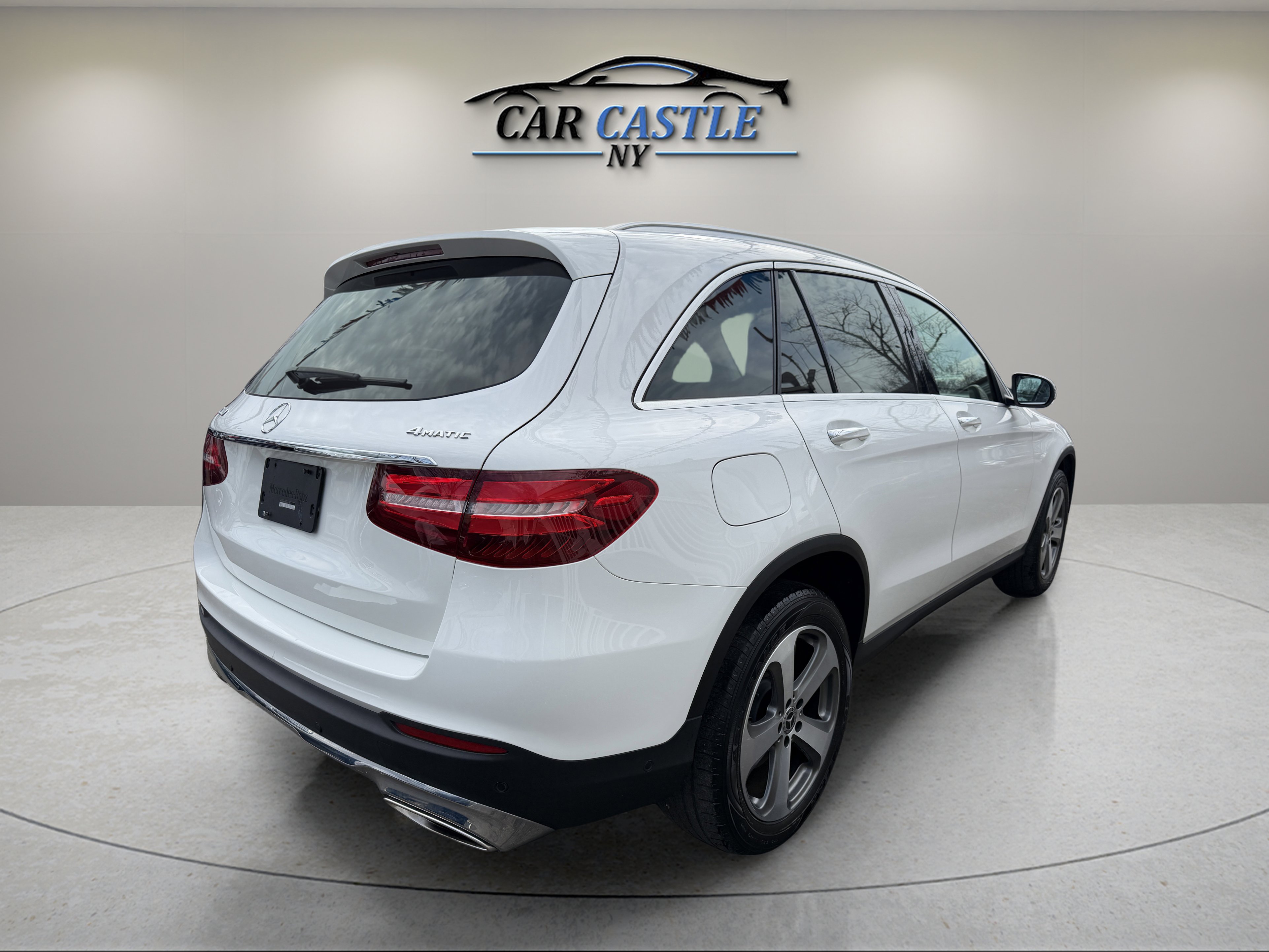Used 2019 Mercedes-Benz GLC 300 4MATIC w/ Multimedia Package image 8