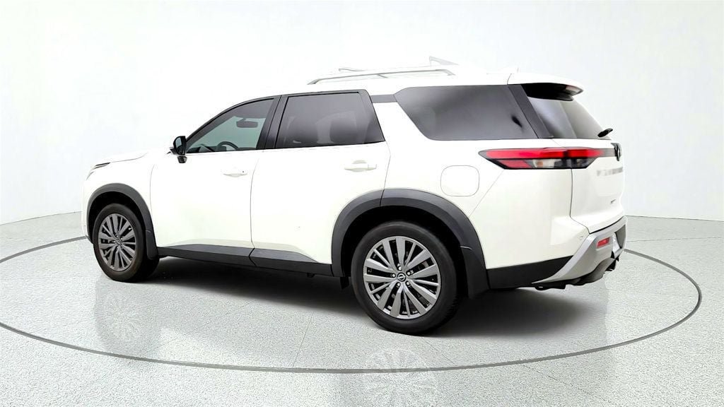 Used 2024 Nissan Pathfinder SL w/ SL Premium Package FWD image 8