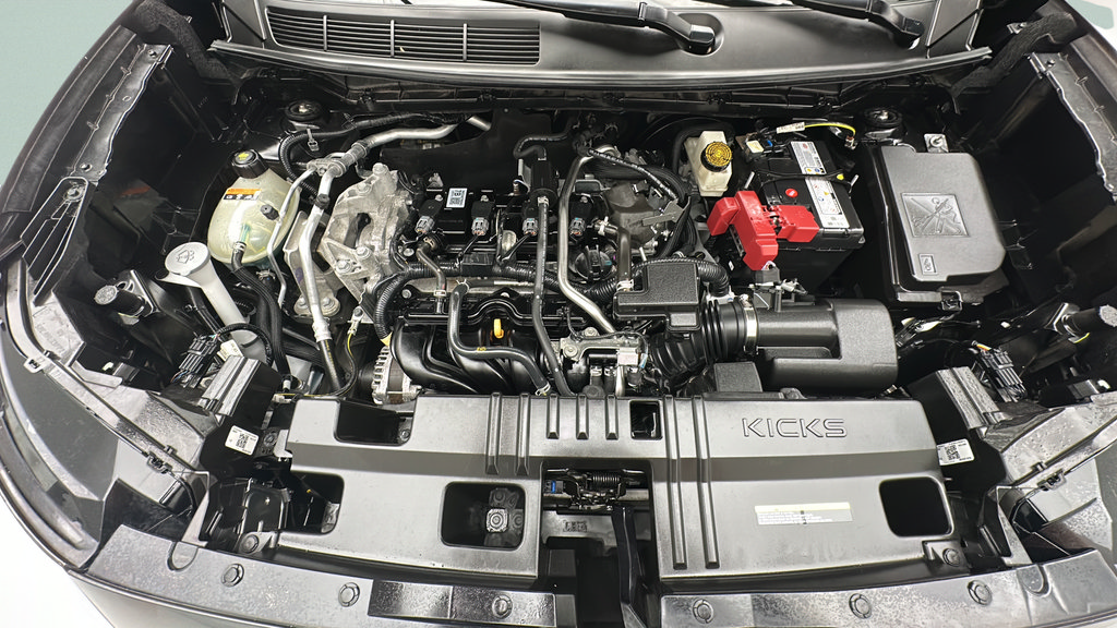Used 2025 Nissan Kicks SR AWD/4WD image 19