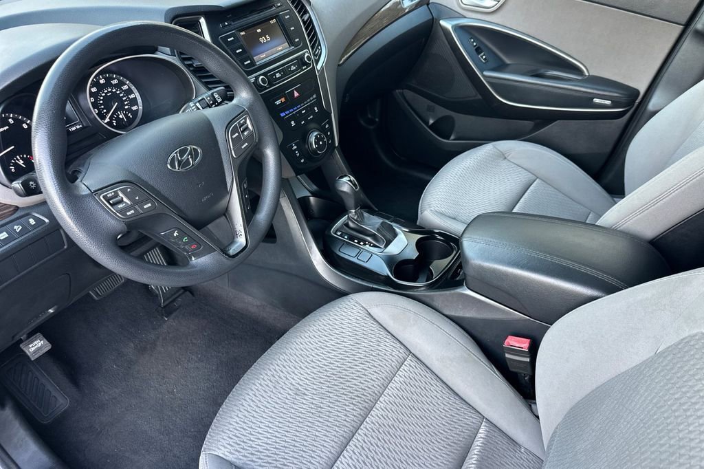 Used 2017 Hyundai Santa Fe Sport image 7