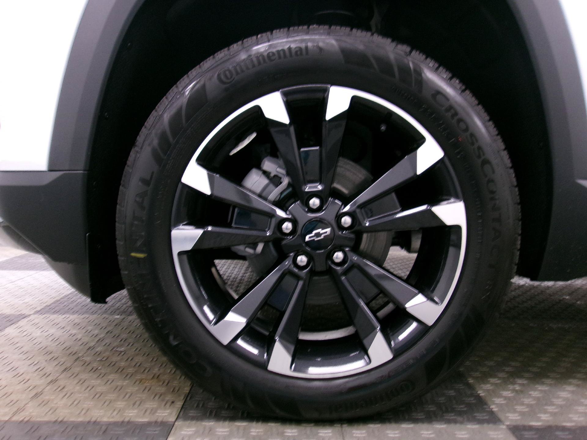 New 2027 Chevrolet Equinox RS w/ Safety and Technology Package AWD/4WD image 16