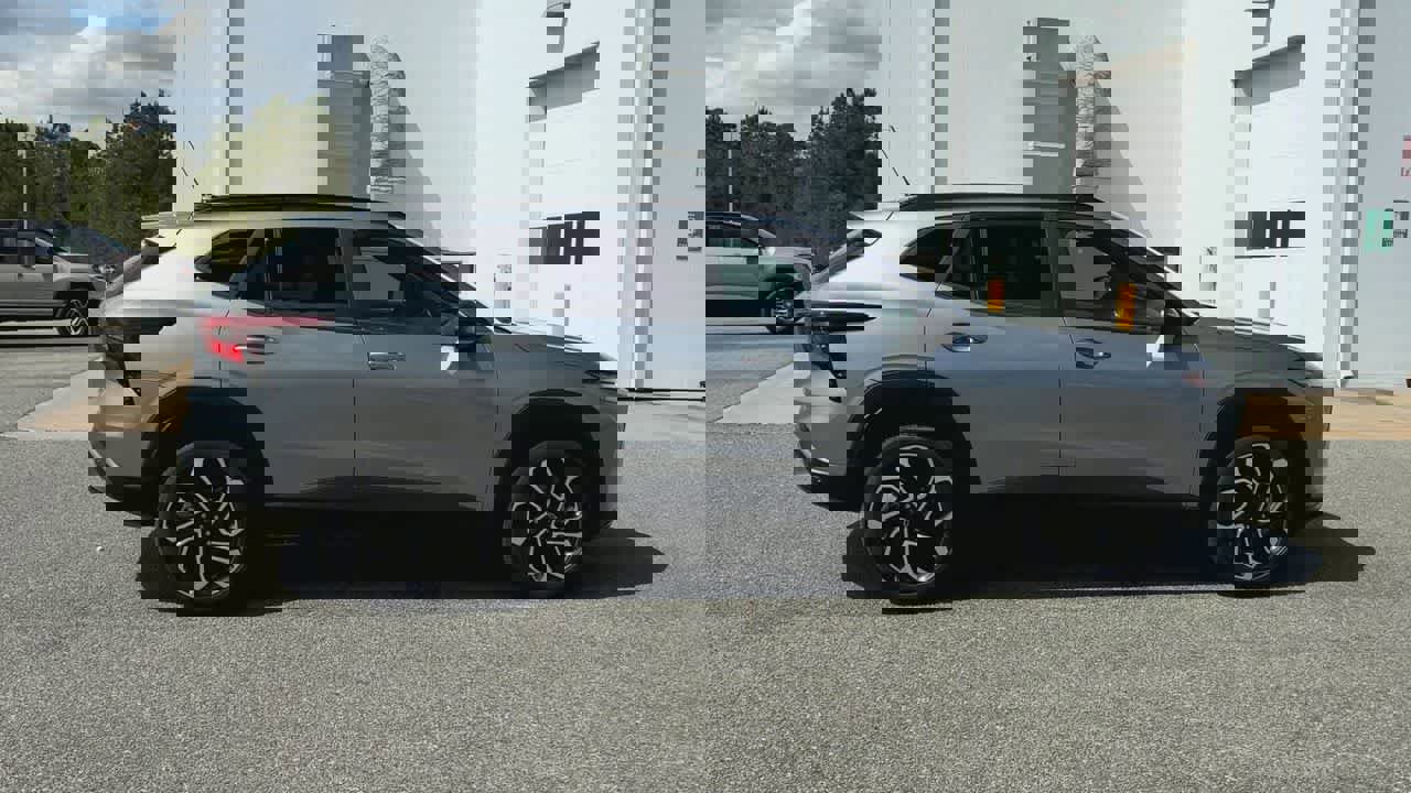 New 2026 Chevrolet Trax RS w/ Sunroof Package image 9