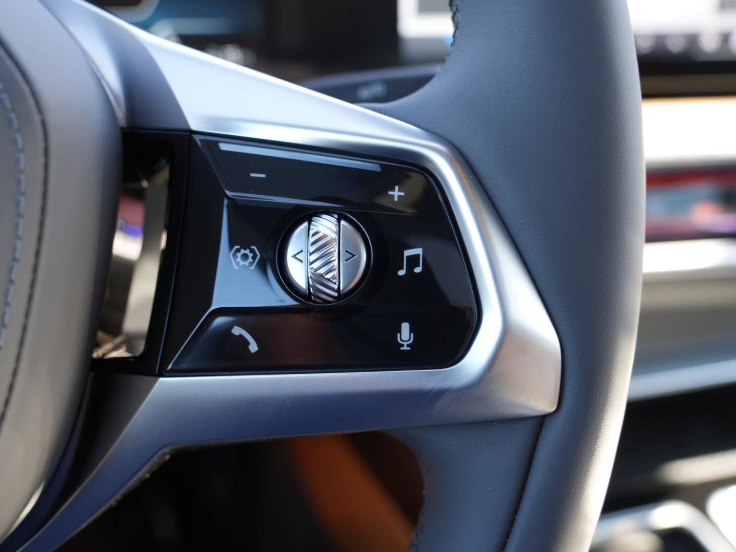 Used 2025 BMW i7 xDrive60 w/ Executive Package image 15