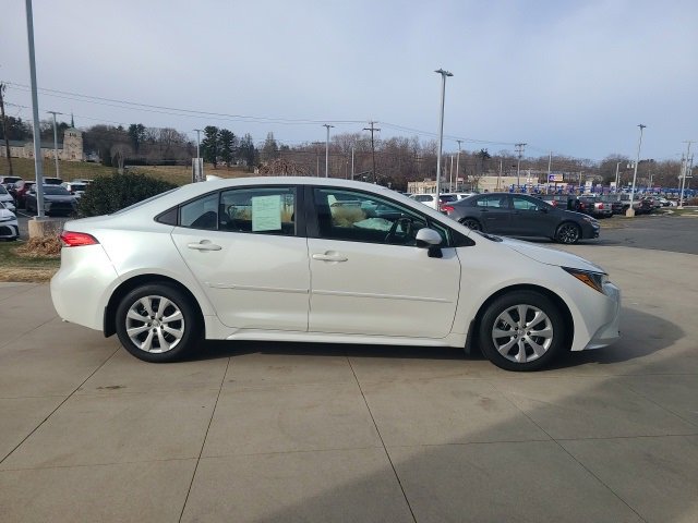 Used 2024 Toyota Corolla LE image 8