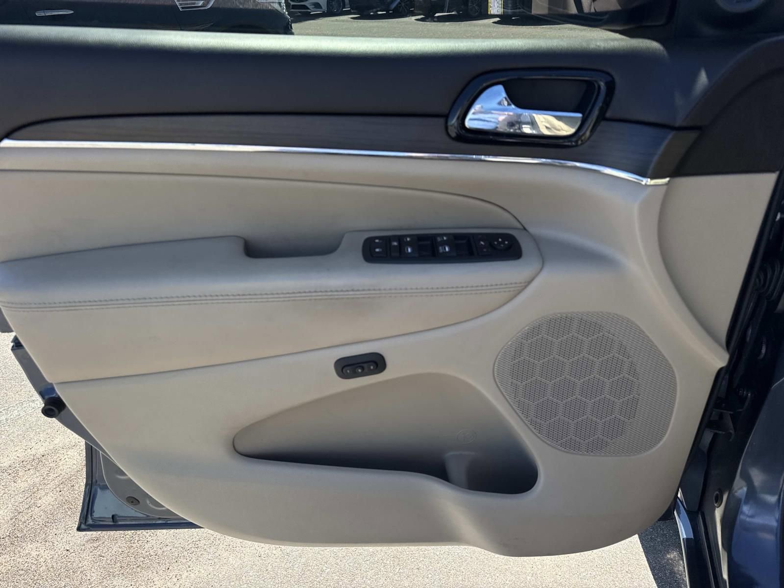 Used 2019 Jeep Grand Cherokee Overland image 20