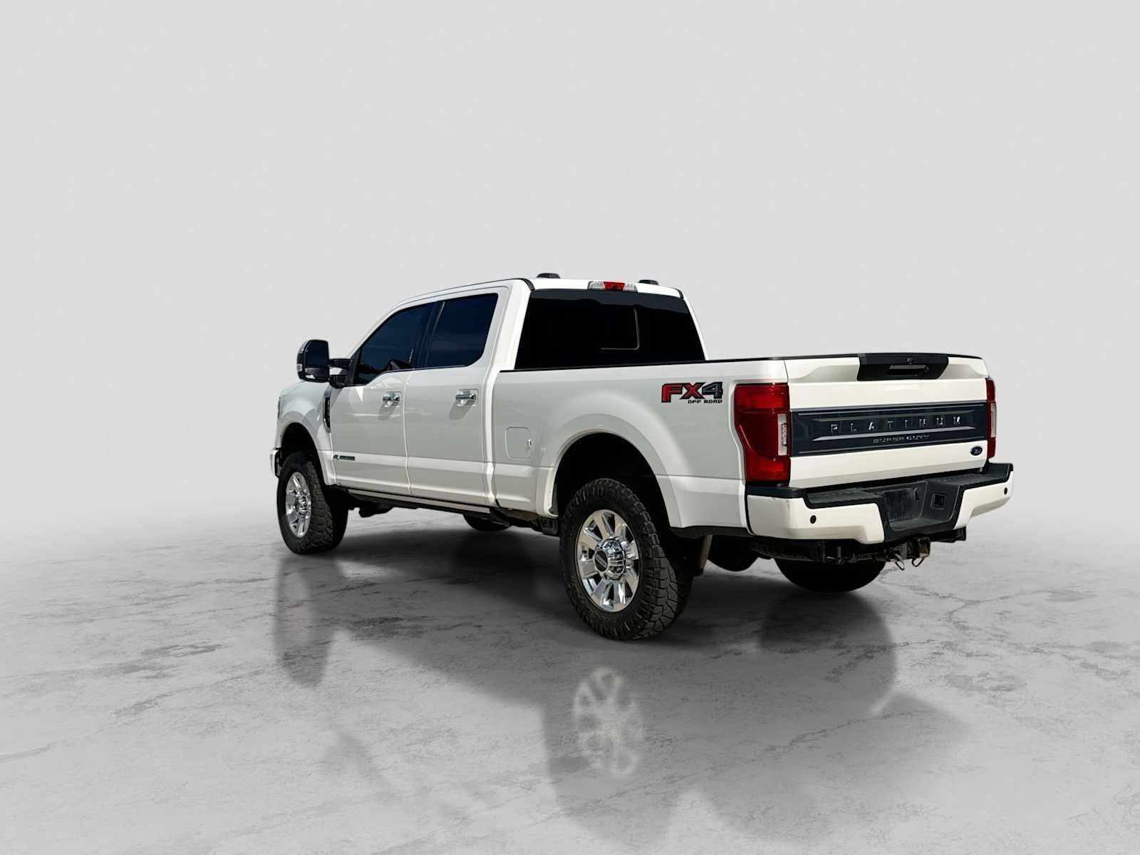Used 2022 Ford F350 Platinum w/ FX4 Off-Road Package AWD/4WD image 4