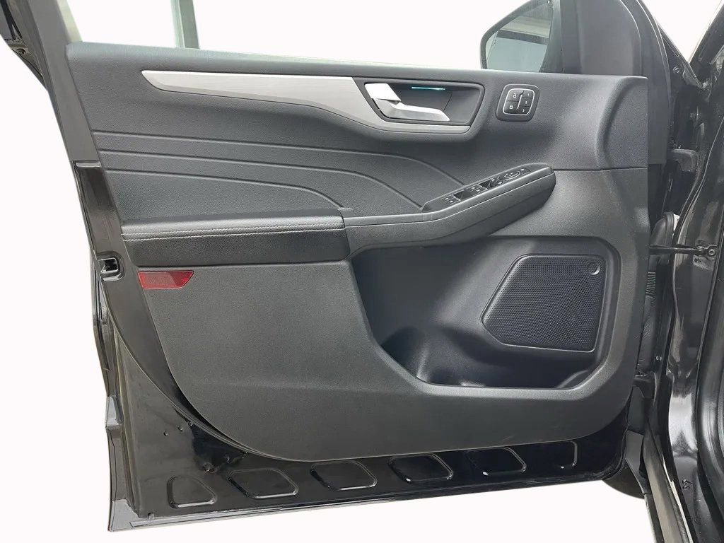 Used 2024 Ford Escape Platinum image 12