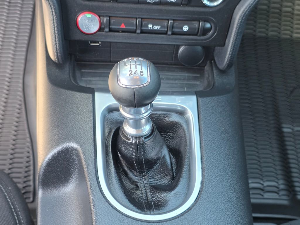 Used 2019 Ford Mustang Coupe RWD image 25