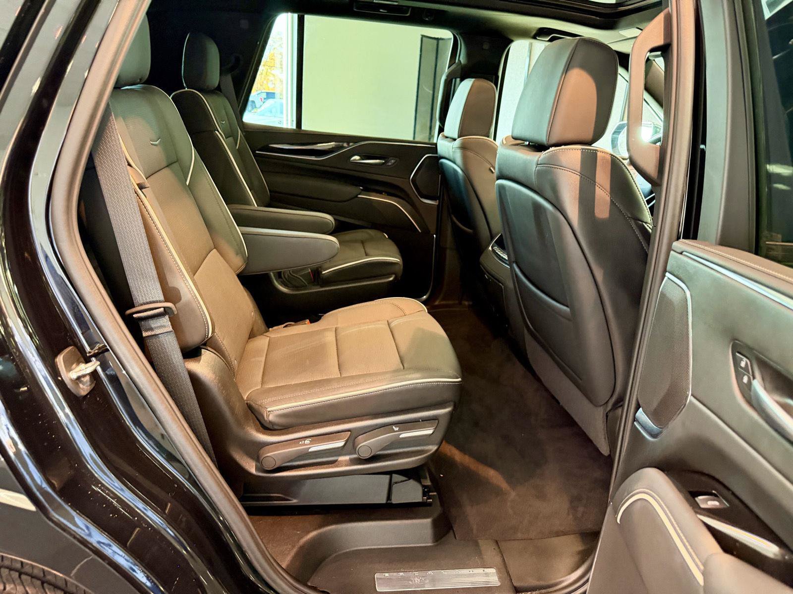 Certified 2024 Cadillac Escalade Sport w/ LPO, ONYX Package AWD/4WD image 28