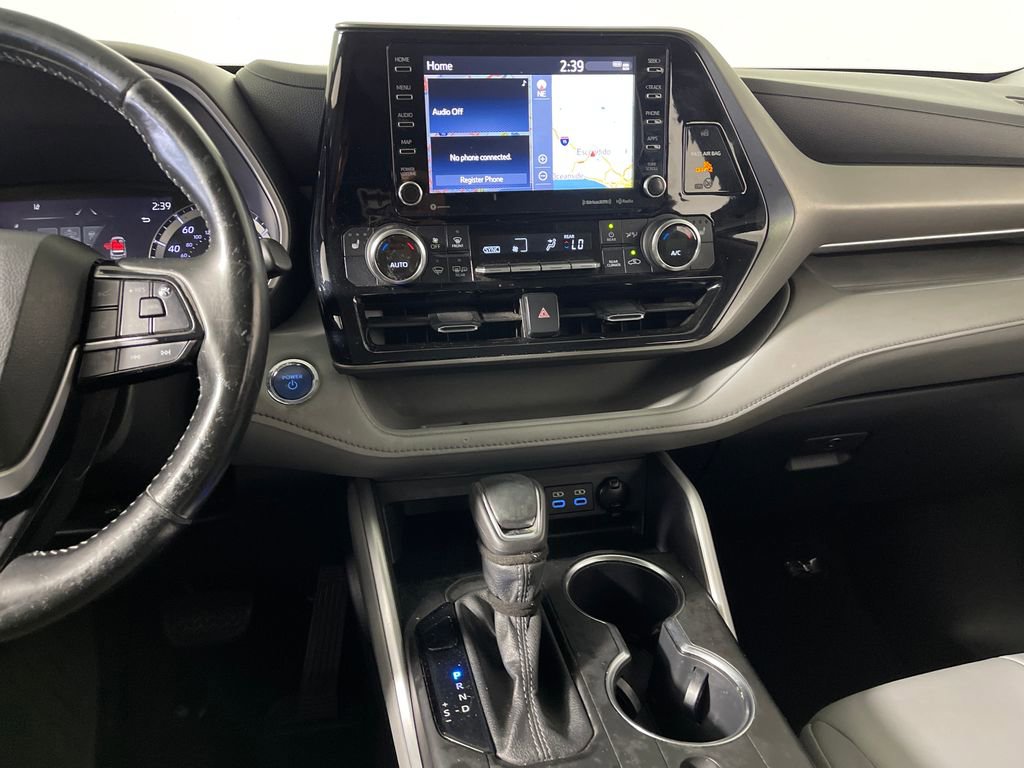 Used 2022 Toyota Highlander XLE AWD/4WD image 15