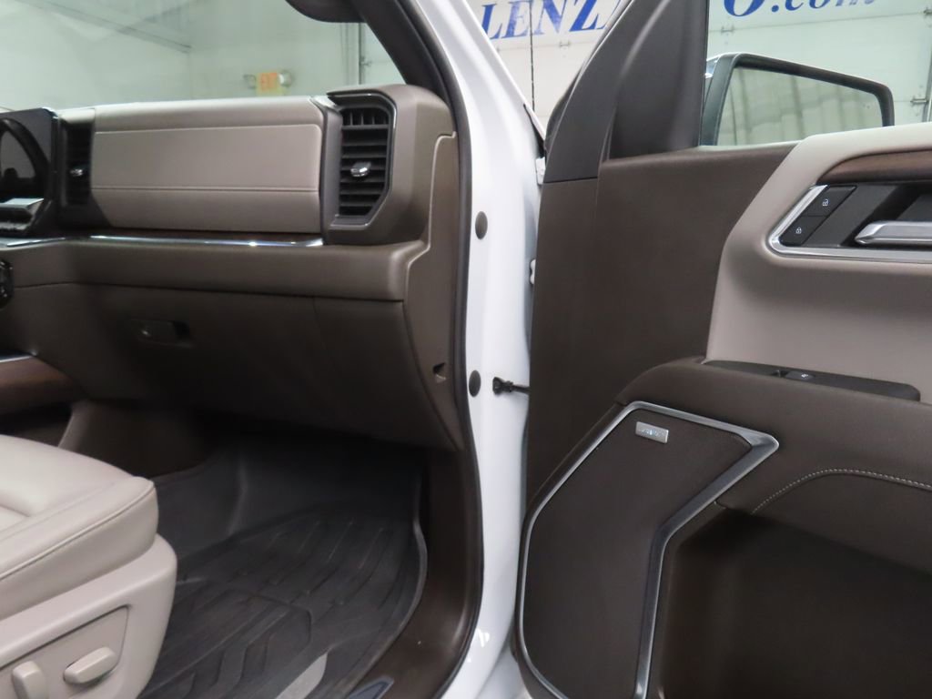 Used 2023 GMC Sierra 1500 SLT w/ SLT Convenience Package AWD/4WD image 34
