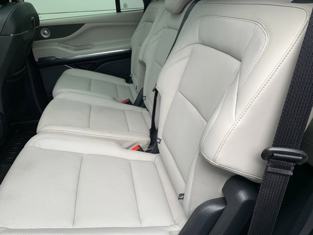 Certified 2025 Lincoln Navigator Reserve image 18