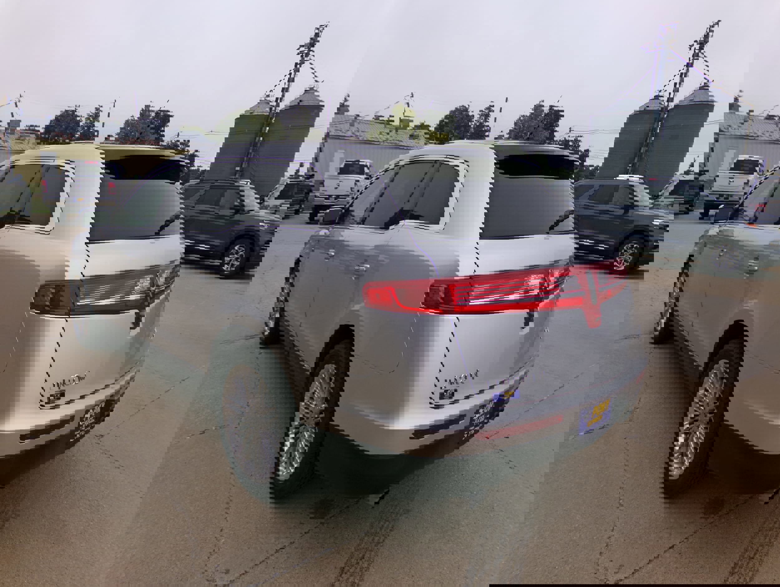 Used 2019 Lincoln MKT AWD image 5