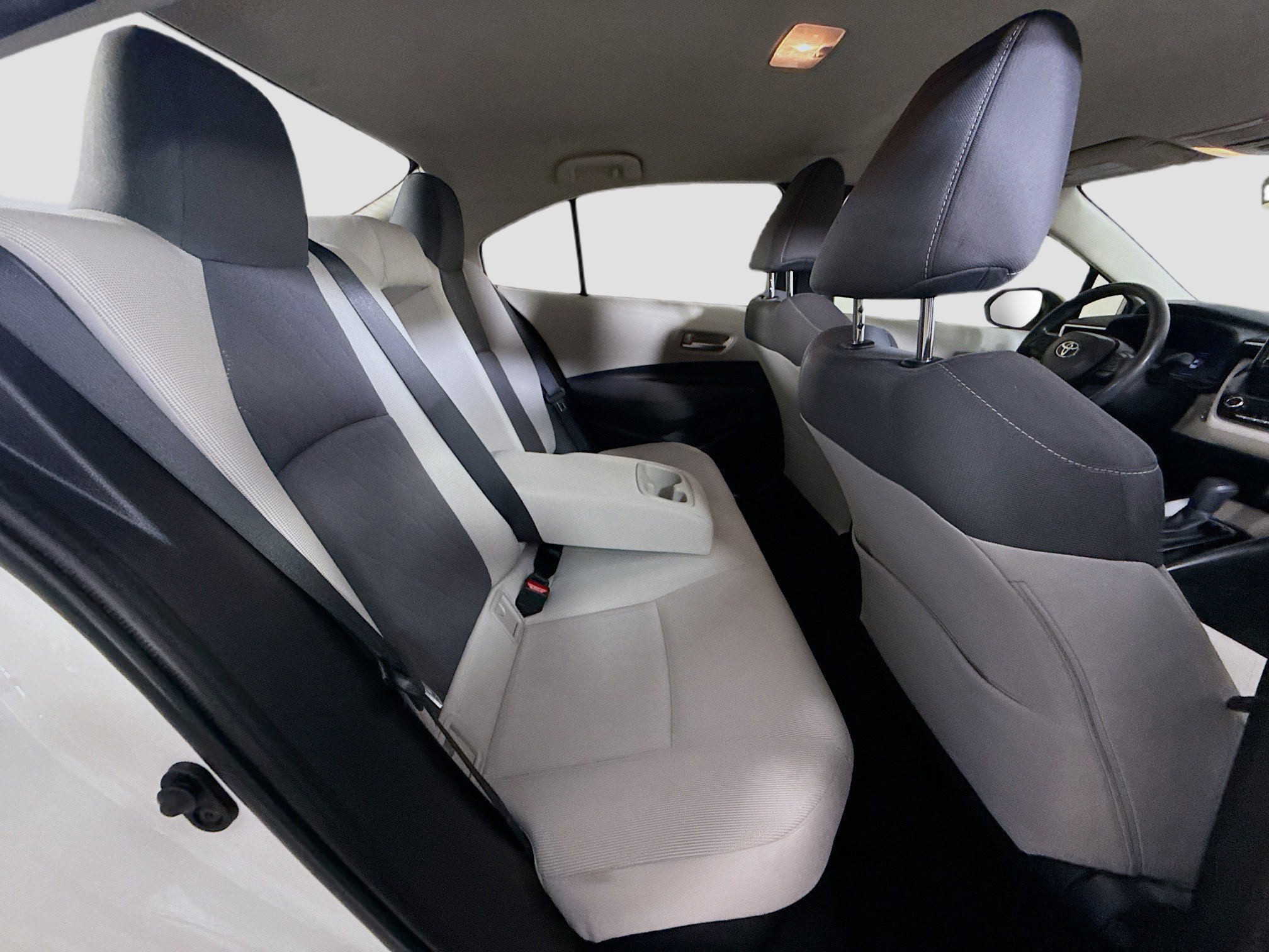 Used 2020 Toyota Corolla LE image 27