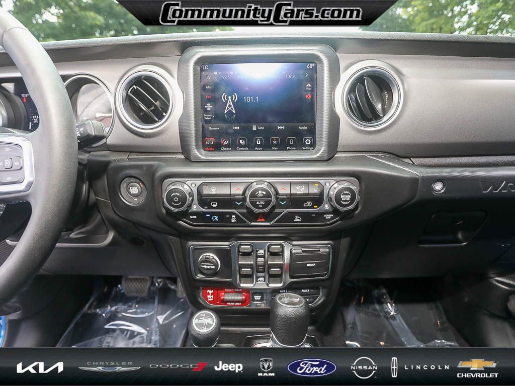 Used 2023 Jeep Wrangler Unlimited Rubicon 4xe image 16