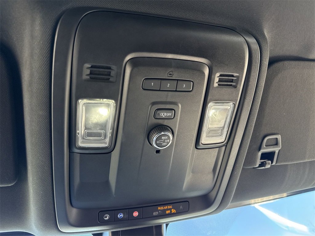 Used 2021 GMC Yukon XL SLT image 13