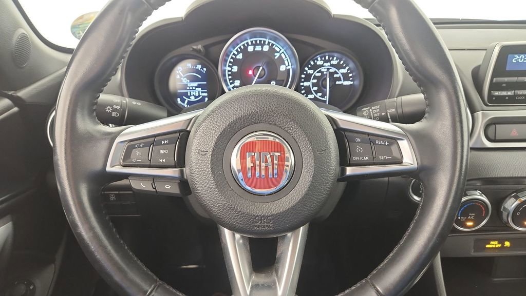 Used 2018 FIAT 124 Spider Classica RWD image 12