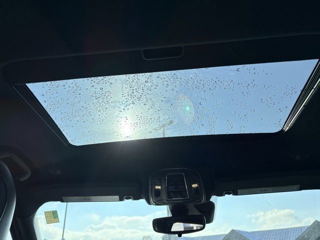 Used 2023 Jeep Grand Cherokee L Laredo image 16