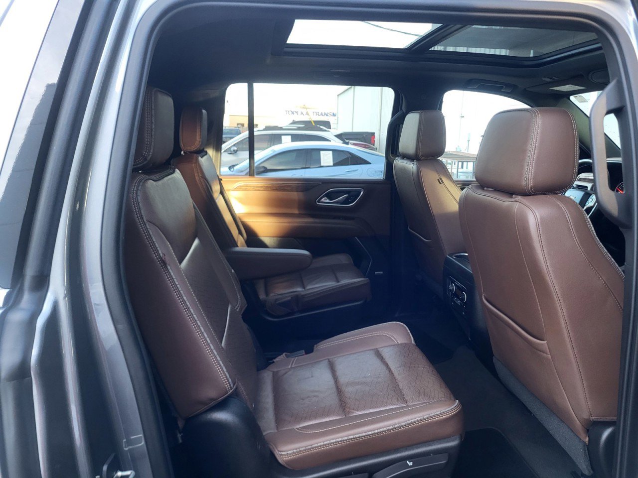 Used 2021 Chevrolet Suburban High Country w/ Premium Package image 44