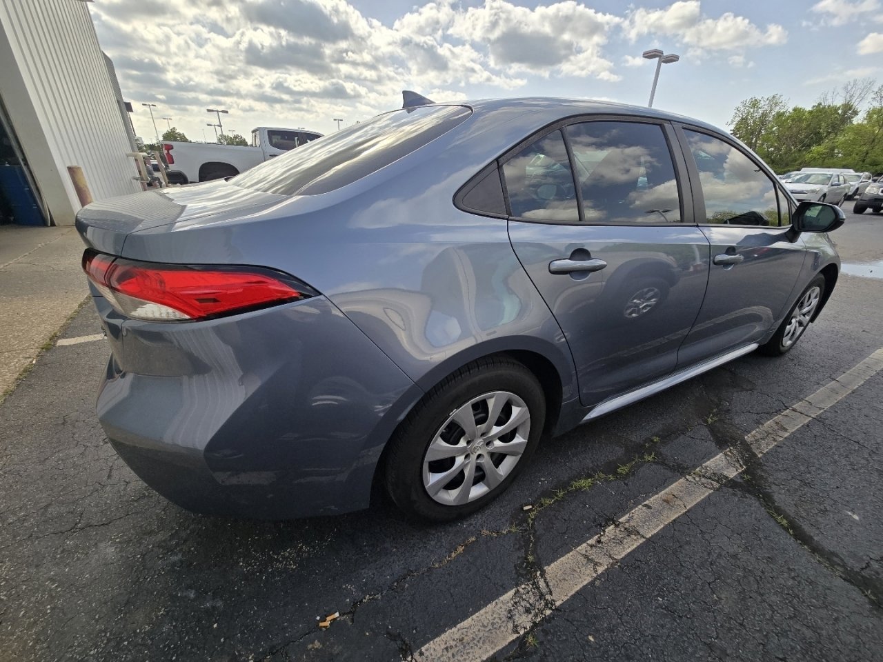 Used 2022 Toyota Corolla LE FWD image 8