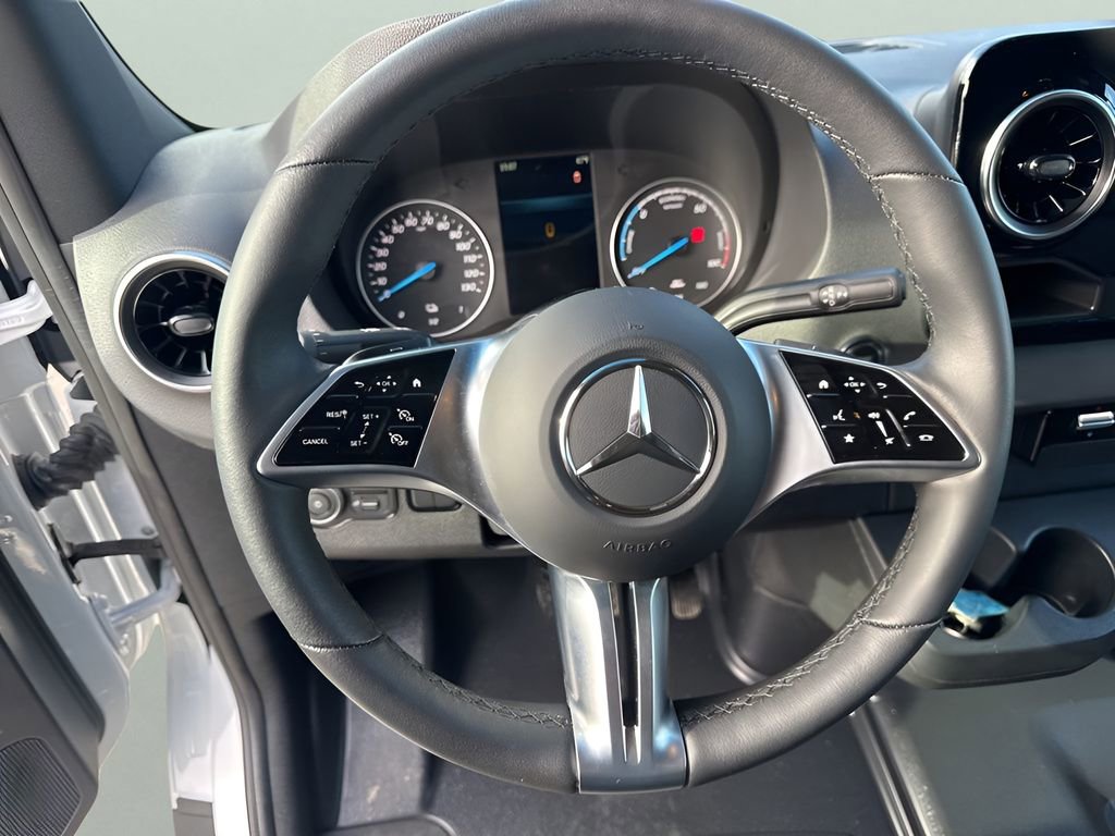 Used 2024 Mercedes-Benz eSprinter 170 Cargo image 10