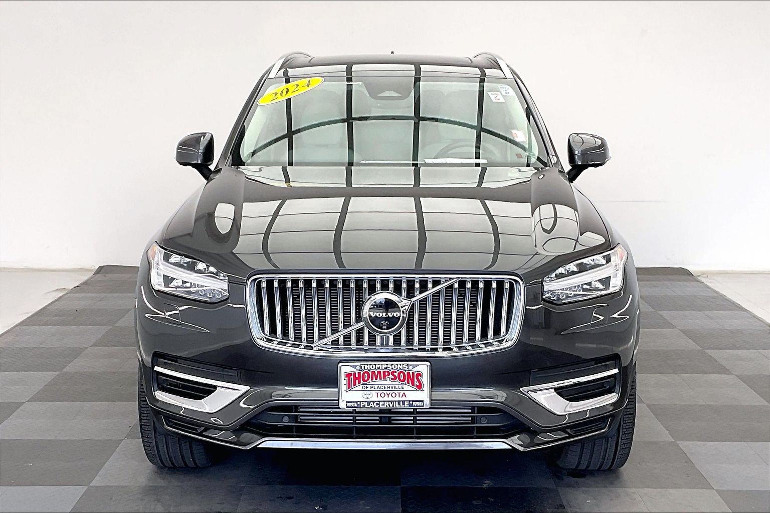 Used 2024 Volvo XC90 T8 Ultimate w/ Protection Package Premier AWD/4WD image 2