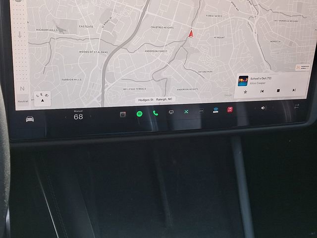 Used 2022 Tesla Model X image 18